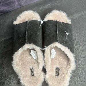 UGG Black Suede Shearling Greenport Slide Slippers - Black/Tan sz 7 New w tag